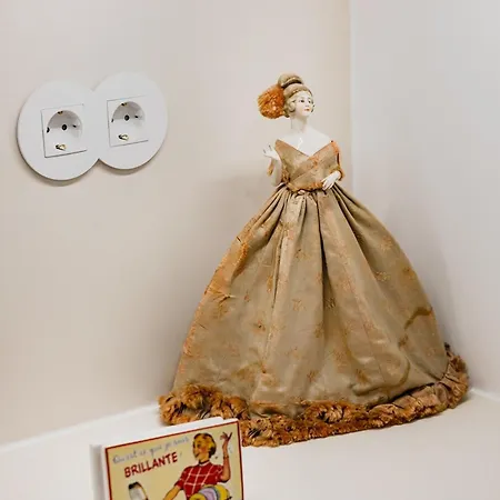 Rosarinho Cruz Invites To Atelier By The Sea *