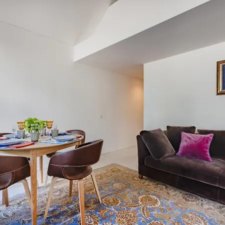 Rosarinho Cruz Invites To Atelier By The Sea