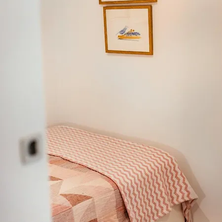 Rosarinho Cruz Invites To Atelier By The Sea Apartmán